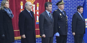 El ministro del Interior presidió el acto de concesión del uso de la Bandera de España a la Jefatura Superior de Policía de Cataluña.