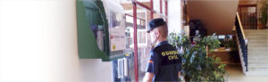 Lee más sobre el artículo Un desfibrilador patrocinado por nuestra Hermandad, salva la vida a un ciudadano en Torrevieja
