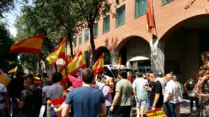 Concentración de apoyo a la Guardia Civil en Barcelona