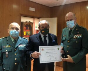 El general de Brigada Pedro Garrido, jefe de la 7ª Zona de la Guardia Civil, Insignia de Oro de la Fundación