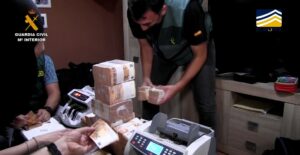 Lee más sobre el artículo La Guardia Civil desmantela una estructura criminal que controlaba el tráfico de cocaína a través del Puerto de Algeciras