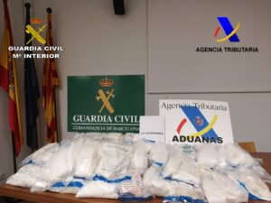 Lee más sobre el artículo Desarticulada una organización criminal que introducía cocaína en Europa a través del puerto de Barcelona
