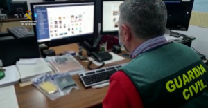 Lee más sobre el artículo La Guardia Civil detiene a dos presuntos pederastas que contactaban con los menores a través de juegos online