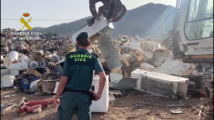 Lee más sobre el artículo La Guardia Civil investiga a 22 empresas por emitir sin control a la atmósfera más de 35.000 toneladas de CO2