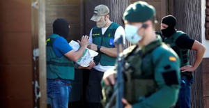 La lucha de la Guardia Civil contra el tráfico de drogas en el sur de España: 25 toneladas de droga y 200 detenidos al mes