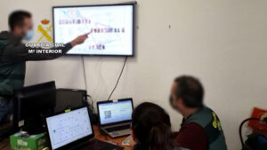 Lee más sobre el artículo La Guardia Civil desarticula una red dedicada a cometer estafas bancarias a nivel internacional y de forma masiva