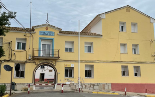 La Fundación dona un desfibrilador portátil a la Guardia Civil de Onda, en Castellón (15 de septiembre de 2021)